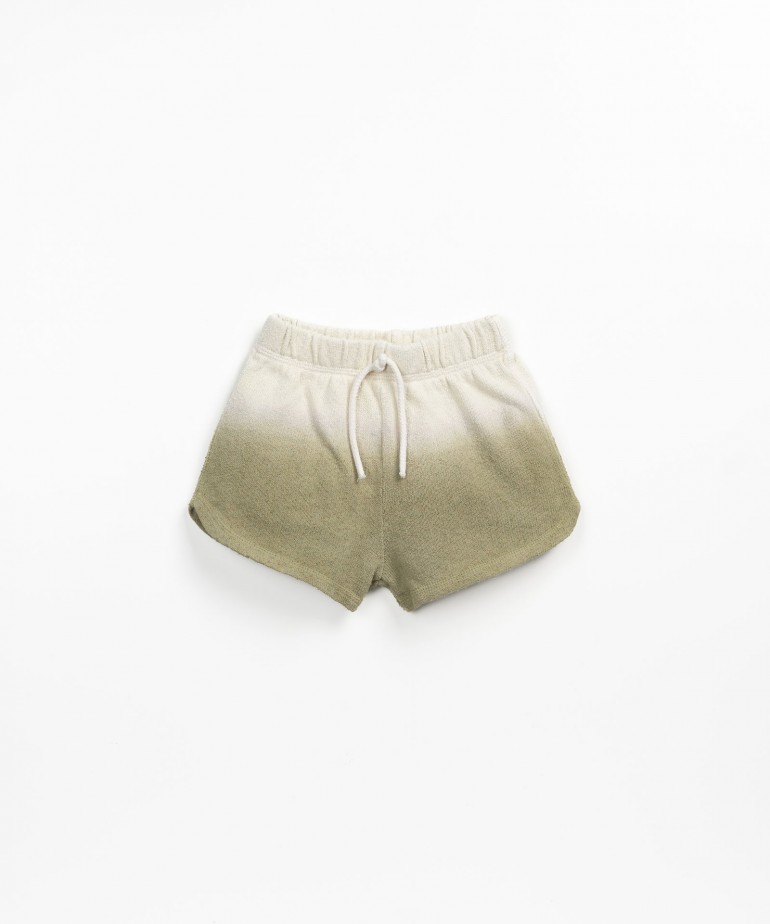 Shorts with side detail