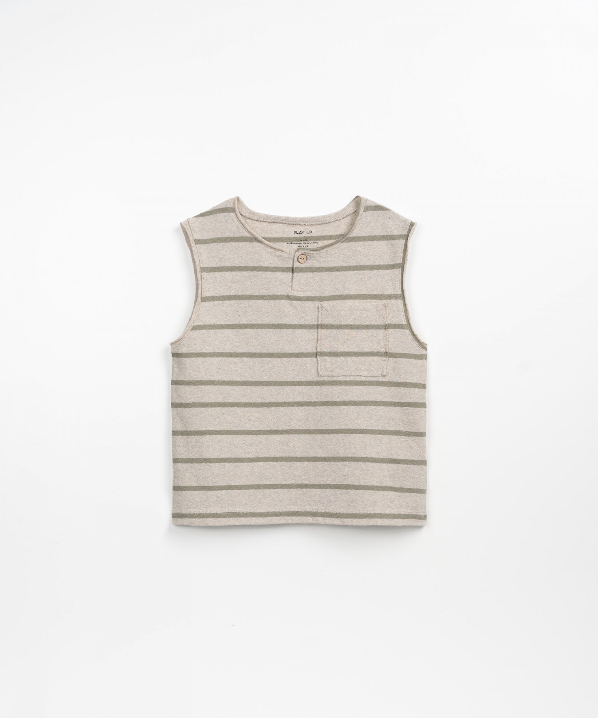 Sleeveless T-shirt with front opening | Textile Art