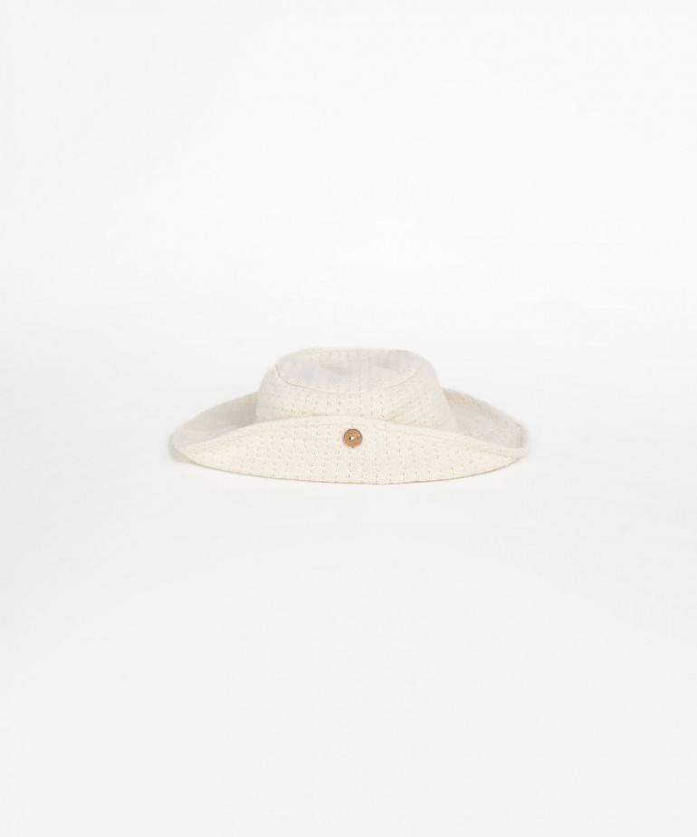 Hat with adjustable brim