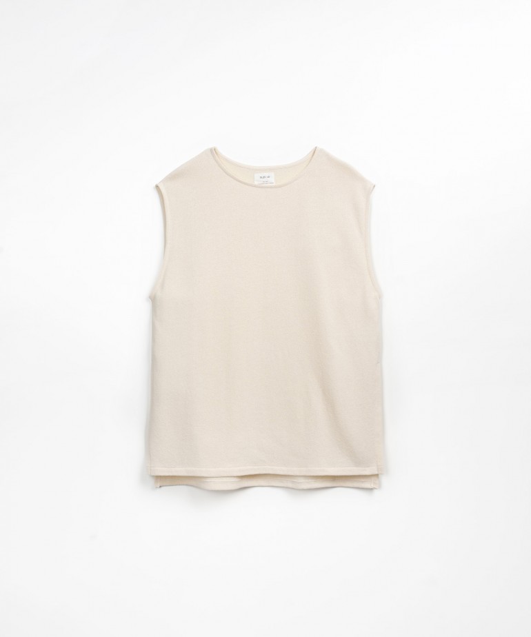 Jersey-stich top with side slits