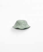 Hat with leaf print