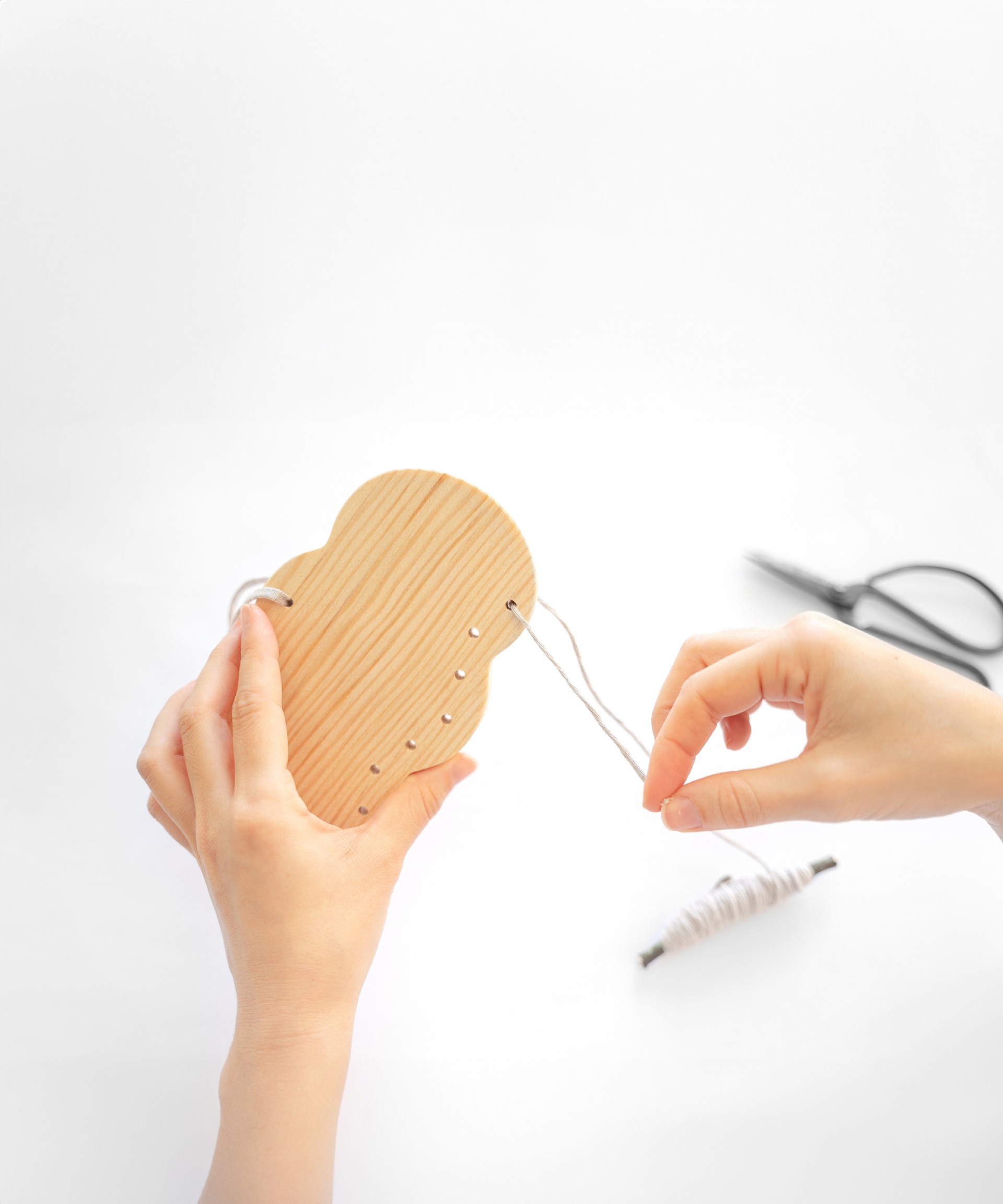 Take your little horse out of the rain | Wooden Memories