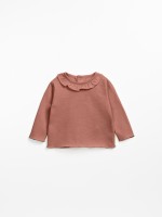 T-shirt with frill and opening on the back T-shirt with frill and opening on the back