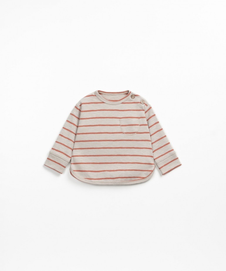 Striped t-shirt with a small chest pocket