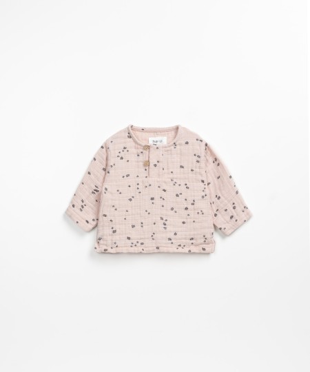 Blusa com estampado de flores
