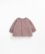 Woven shirt opening with coconut buttons | Wooden Memories