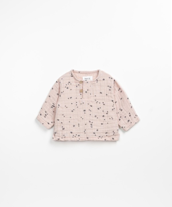 Blusa com estampado de flores