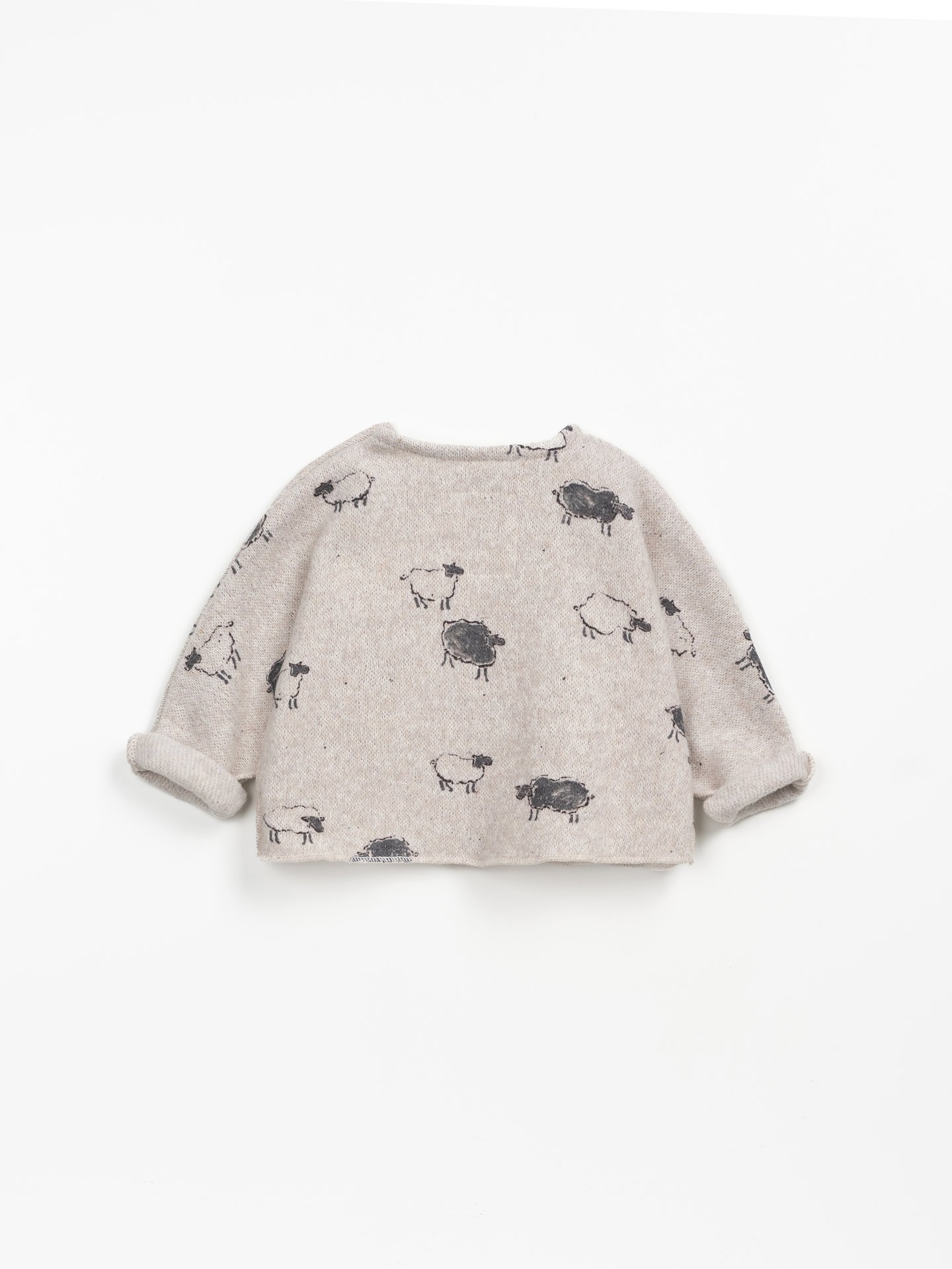 Sweater with a mixture of recycled fibers