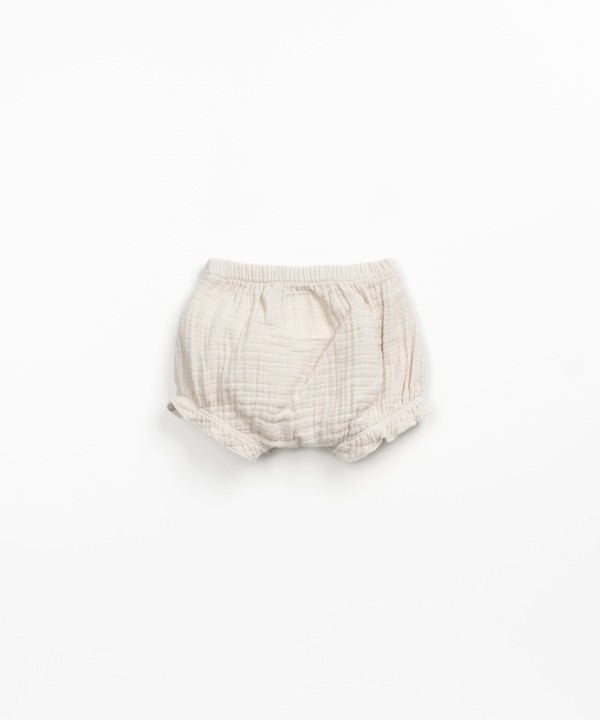 Woven shorts in organic cotton 