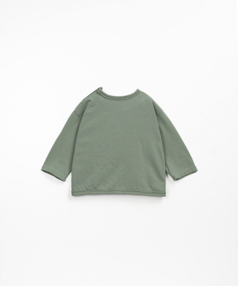 Camiseta con frase en el pecho