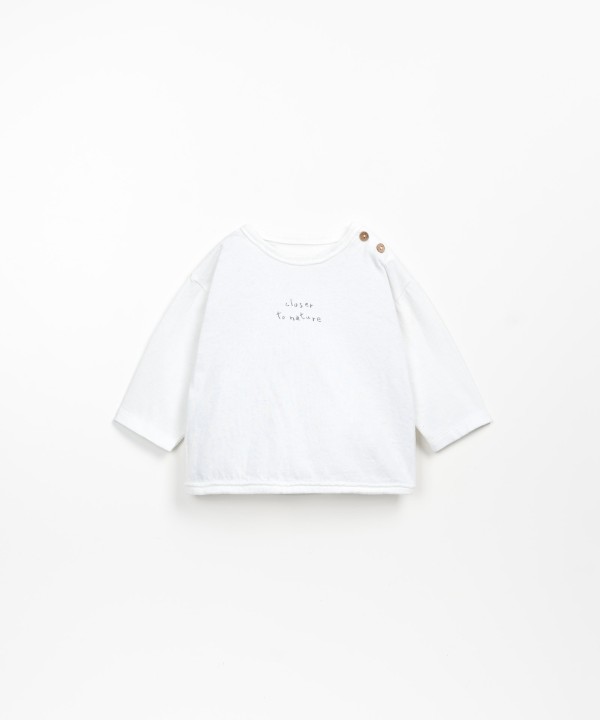 T-shirt with phrase on the chest