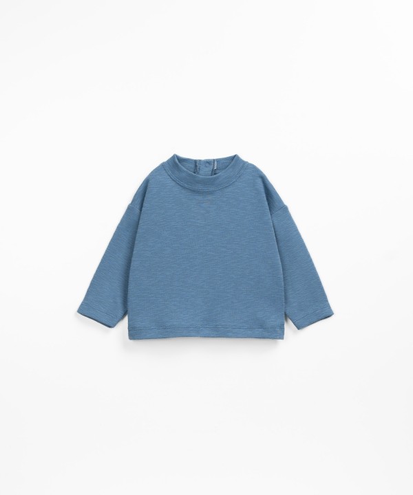 Long-sleeved t-shirt with roll-neck