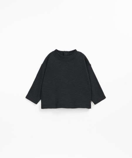 Long-sleeved t-shirt with roll-neck