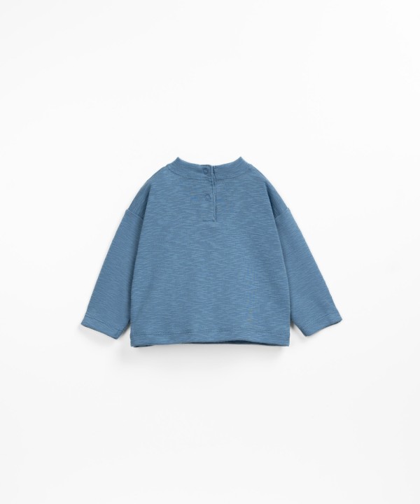 Long-sleeved t-shirt with roll-neck