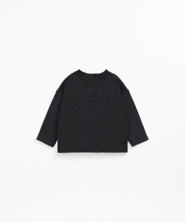 Long-sleeved t-shirt with roll-neck