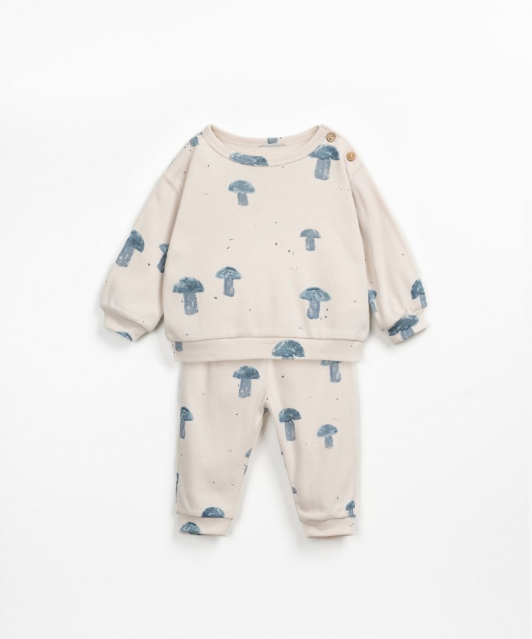 Pajamas with mushroom print