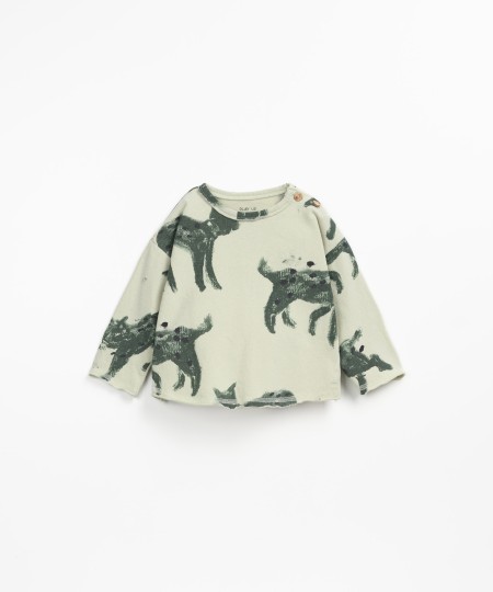 T-shirt com abertura no ombro