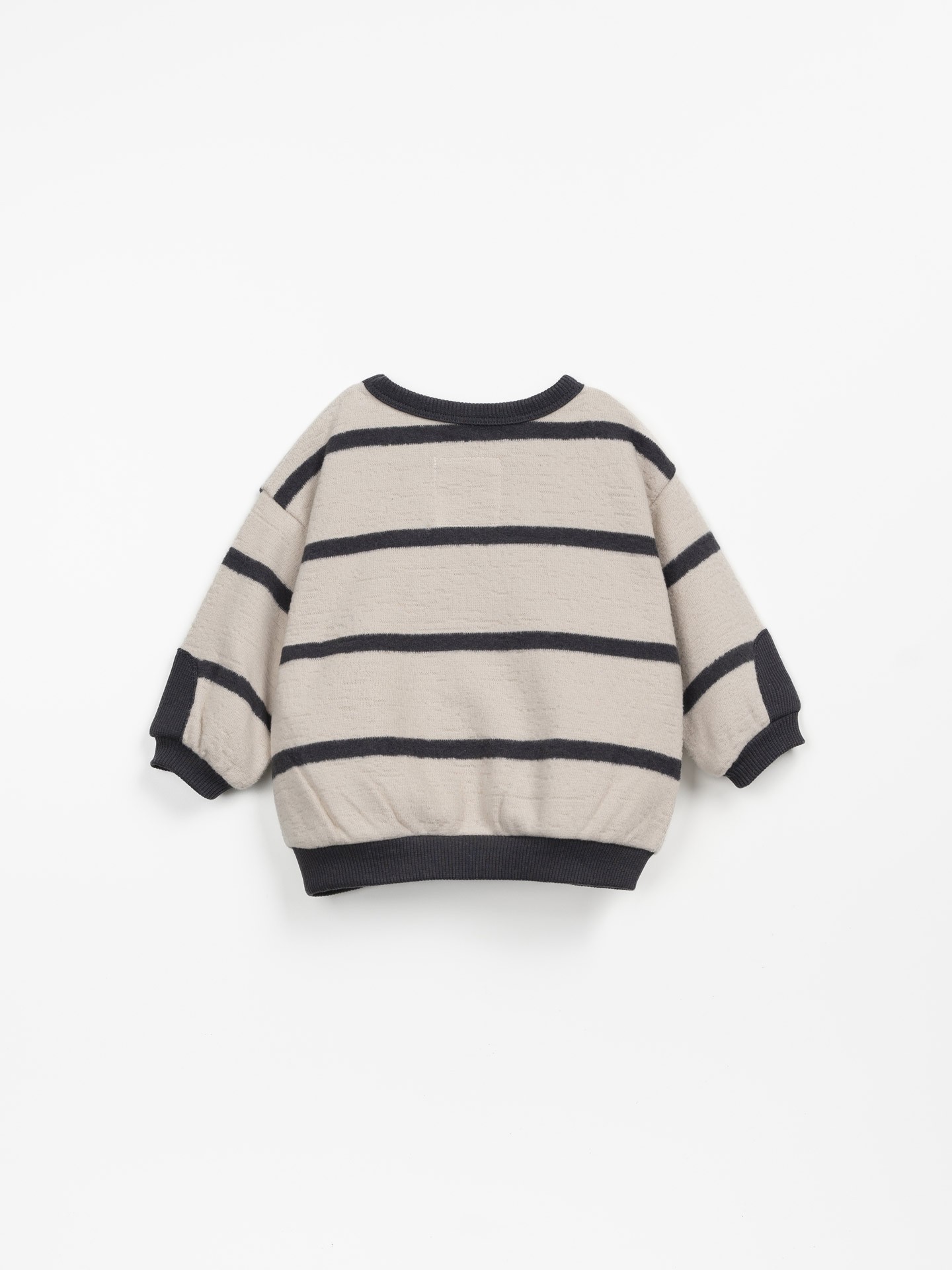 Camisola com mistura de fibras naturais e fibras recicladas