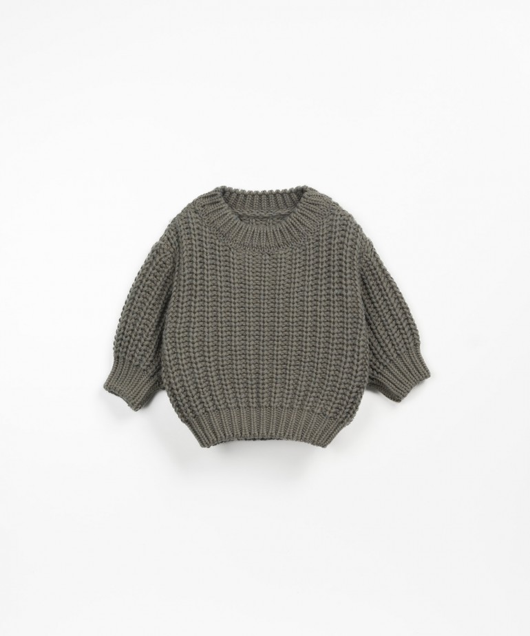 Knitted sweater made from wool and cotton