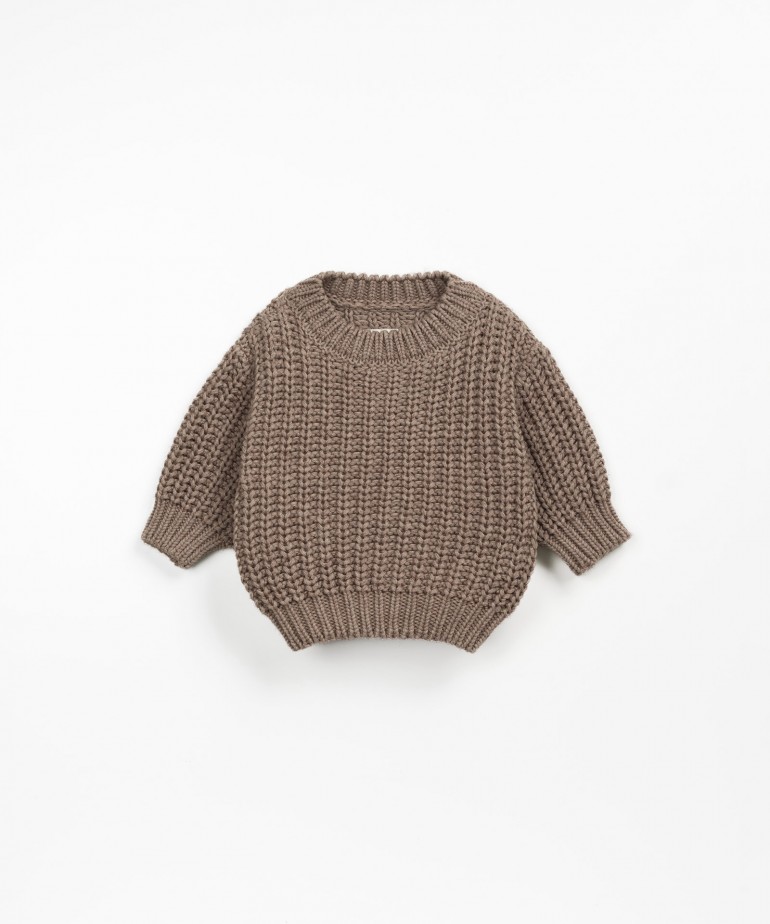 Knitted sweater made from wool and cotton