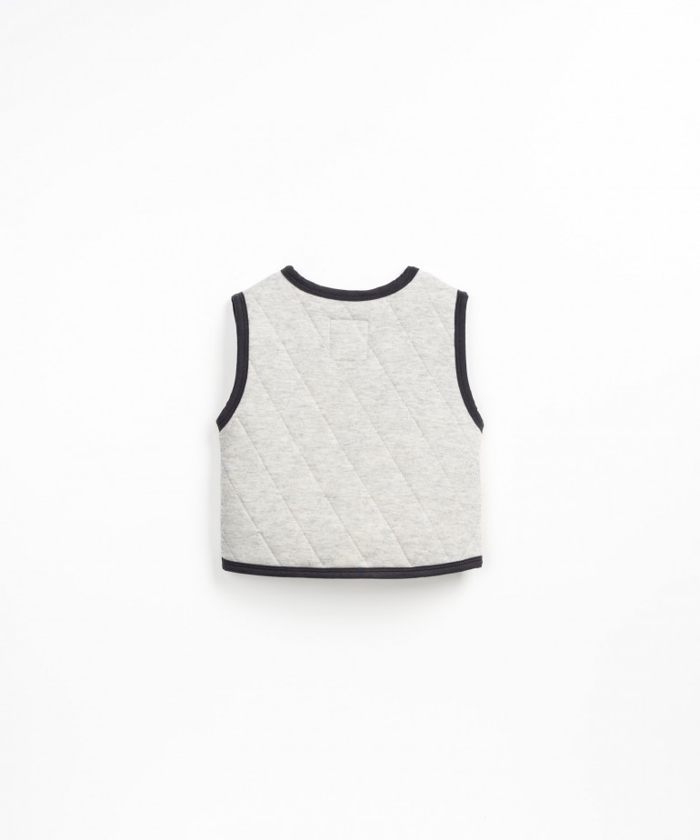 Gilet trapuntato con fibre riciclate