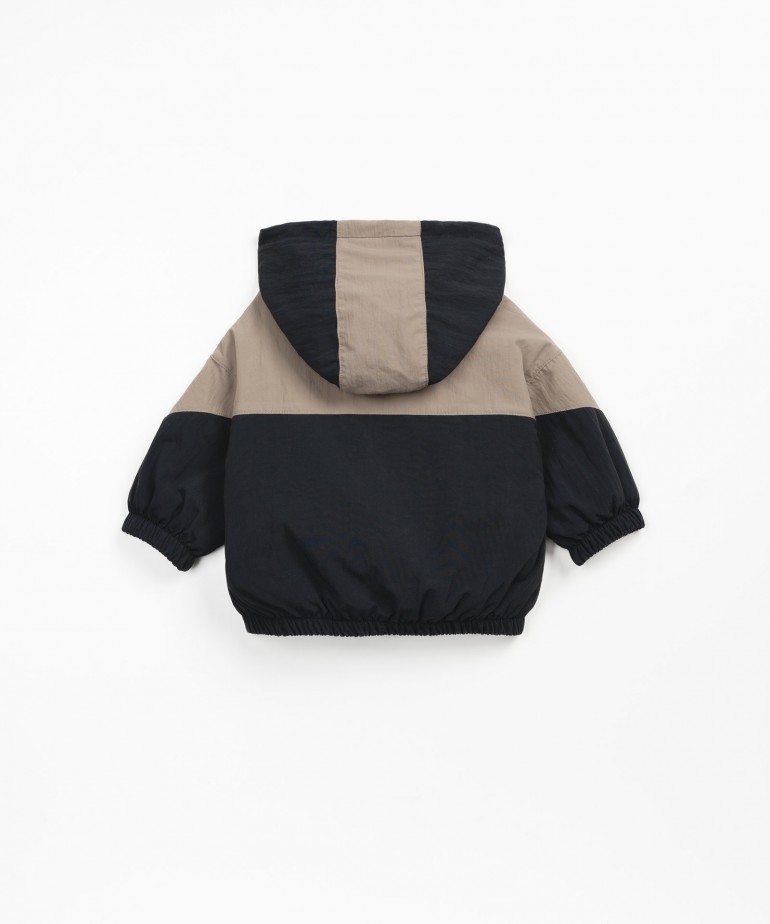 Giacca con fodera di pile e strato esterno impermeabile