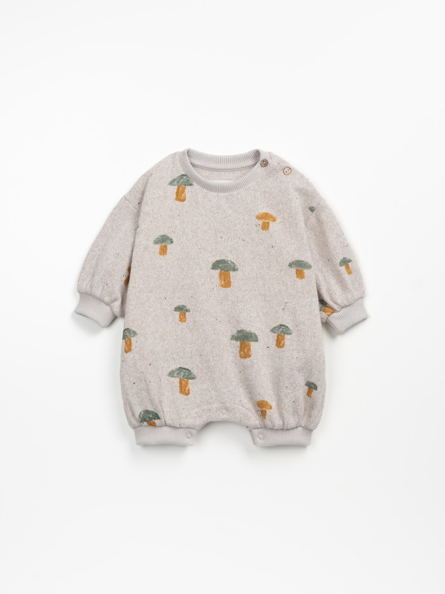 Macacão com mistura de fibras recicladas