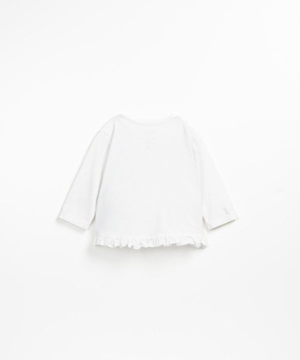 T-shirt with phrase on the front