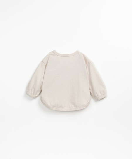 Camiseta con dibujo en la parte frontal