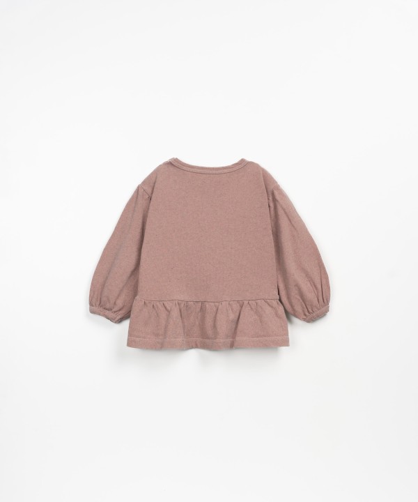 T-shirt with frill insert