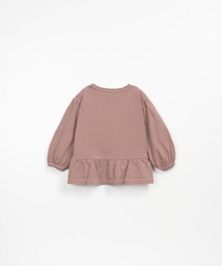 T-shirt with frill insert