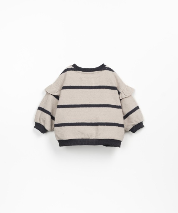 Sweater with frill on the shoulder