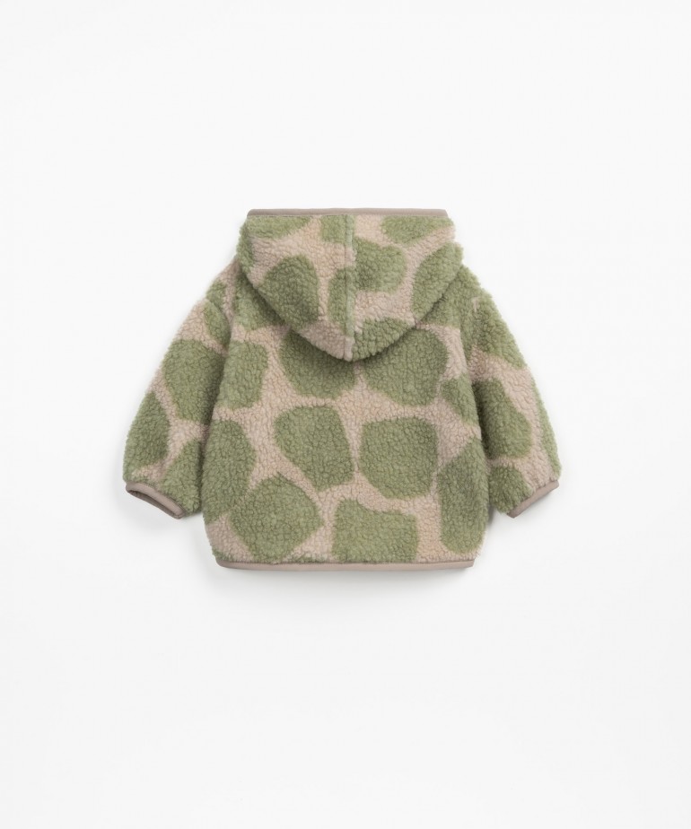 Cappottino con stampa a macchie di giraffa 