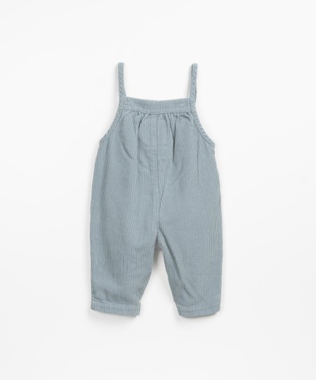 Salopette en velours côtelé avec volant sur la poitrine