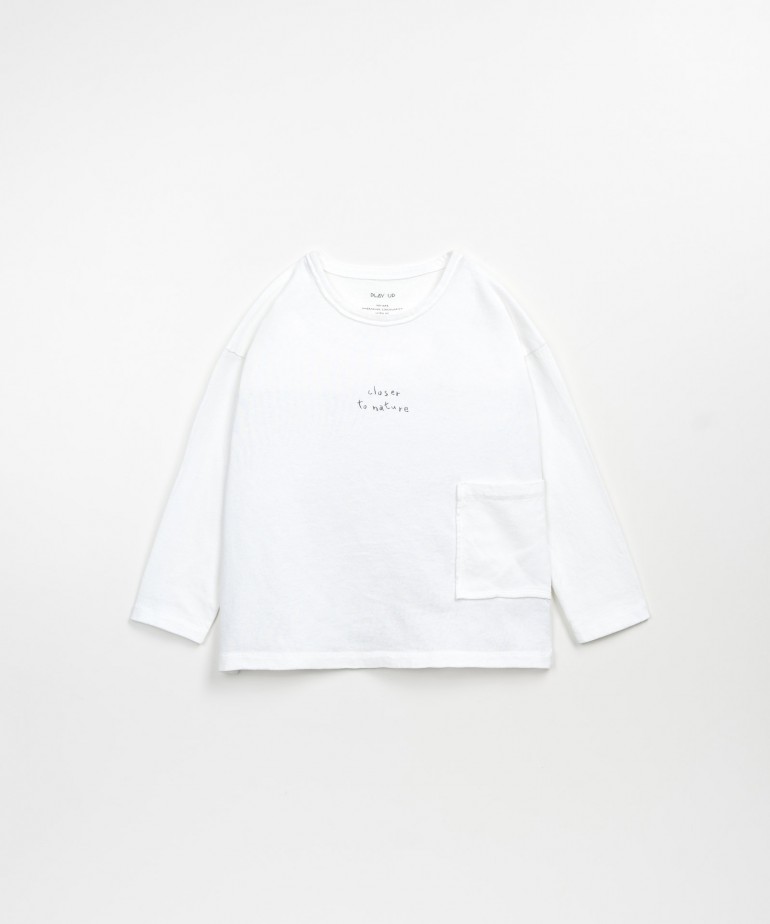 T-shirt with pocket