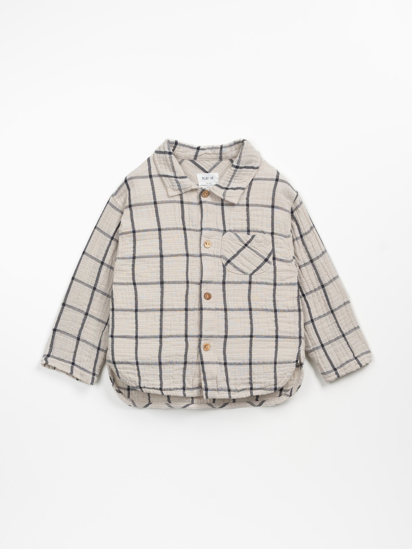 Camisa de tela con mezcla de algodón orgánico y algodón reciclado