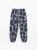 Pants with giraffe spots print