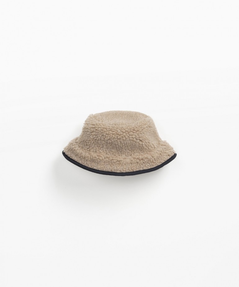 Chapeau en fourrure avec du polyester recycl?