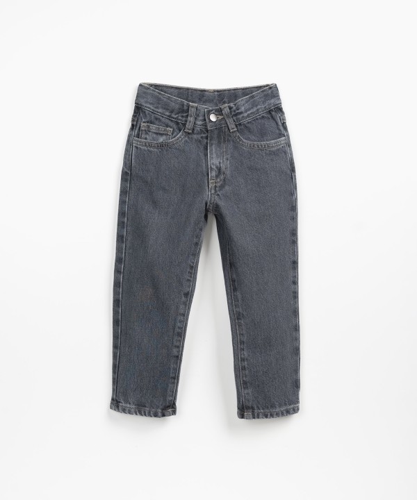Denim jeans with adjustable waist