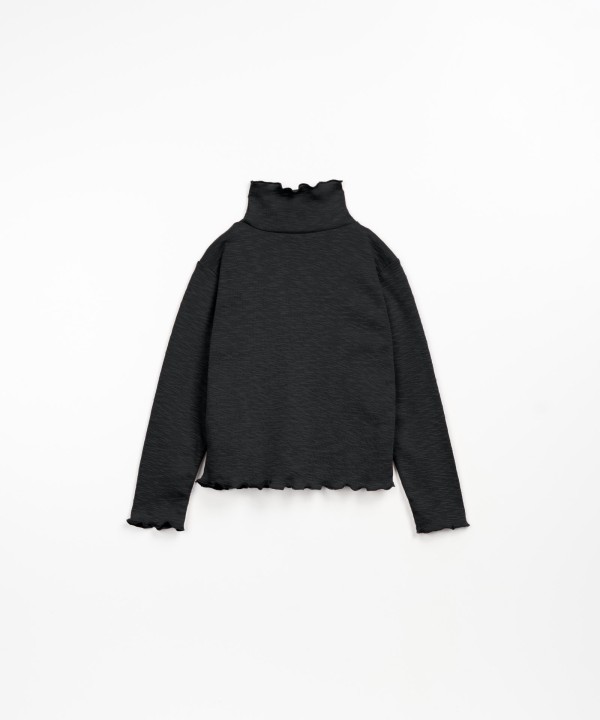 Camiseta con cuello medio alto