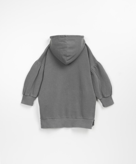 Vestido de malha com capucho