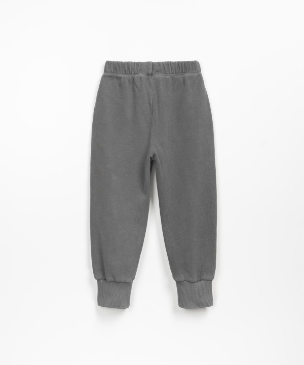 Cal�a de malha com tingimento natural