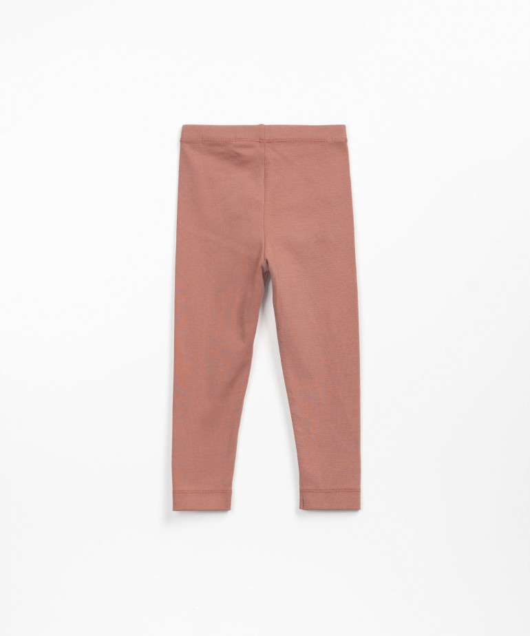 Leggings realizzati con cotone riciclato