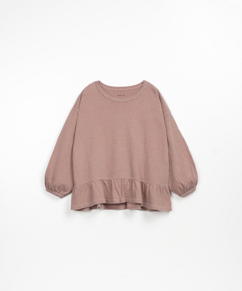 T-shirt with frill at the bottom