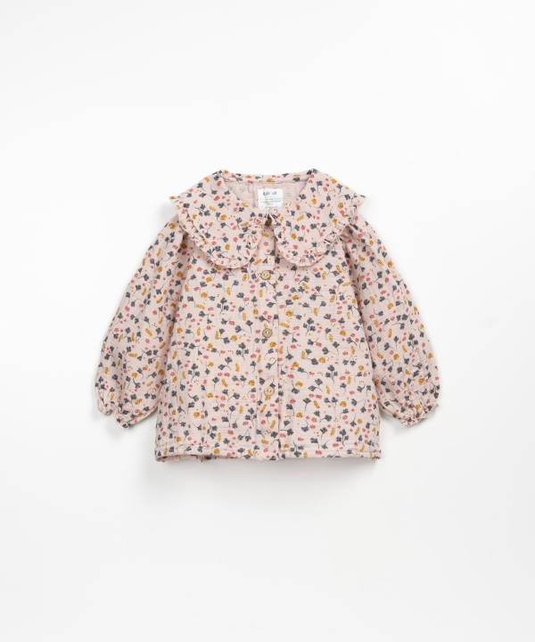 T�nica de tecido com bot�es de coco