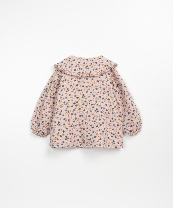 T�nica de tecido com bot�es de coco