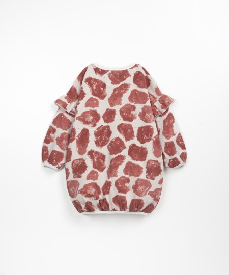 Vestido com estampado de manchas de girafa