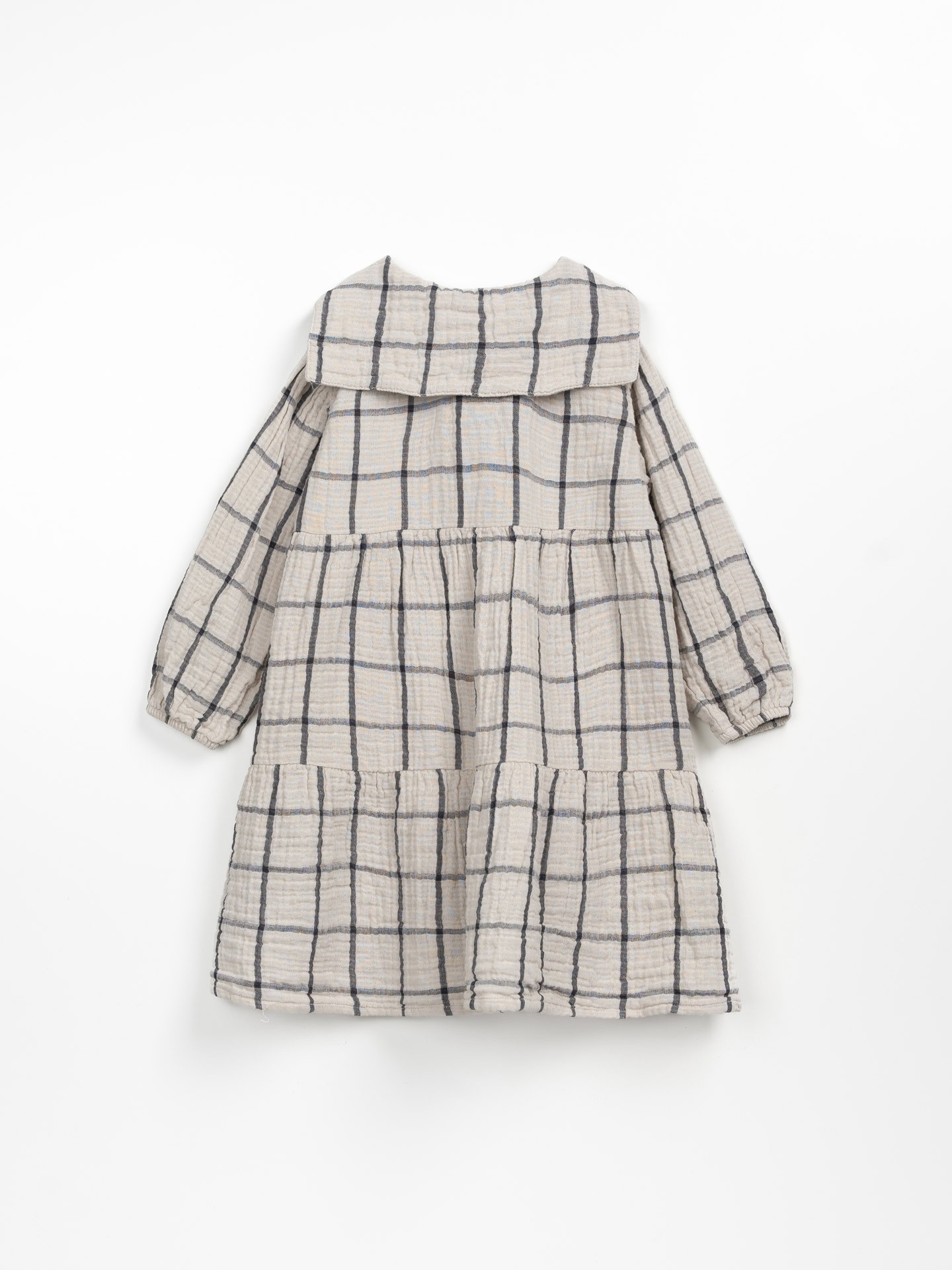 Vestido em tecido com padrão xadrez