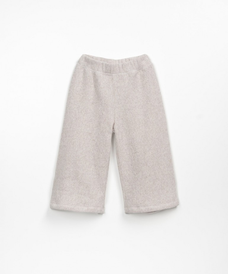 Jersey pants with recycled fibers