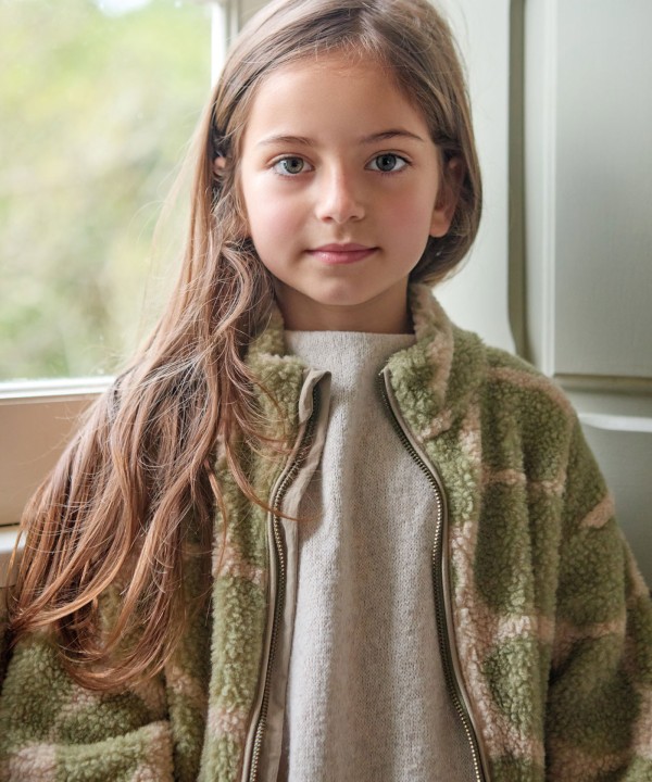 Chaqueta de pelo con fibras recicladas